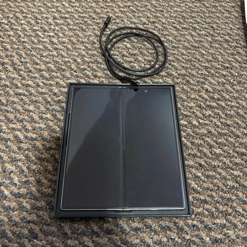 Samsung Galaxy Fold 6 - Picture 3 of 5